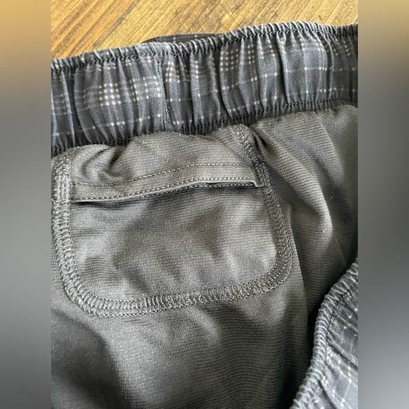 Lululemon swim shorts - Picture 4 of 8